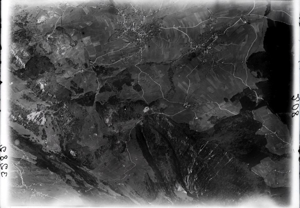 ETH-BIB-Günsberg, Niederwil, Balm, Balmberg, Welschenrohr, Rötifluh, Günsberg v. S. O. aus 3000 m-Inlandflüge-LBS MH01-003282