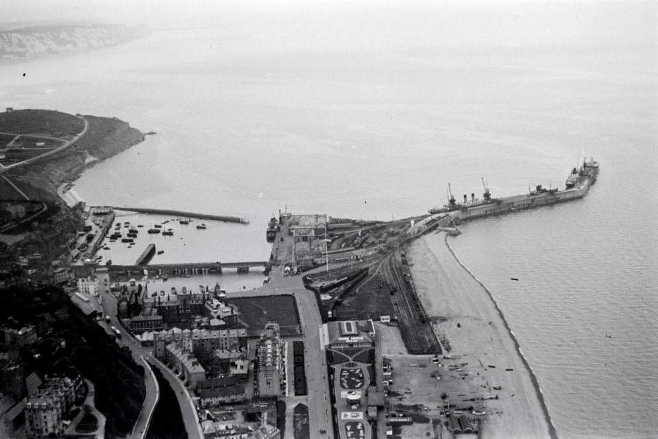 ETH-BIB-Hafen von Folkestone-Weitere-LBS MH02-51-0003