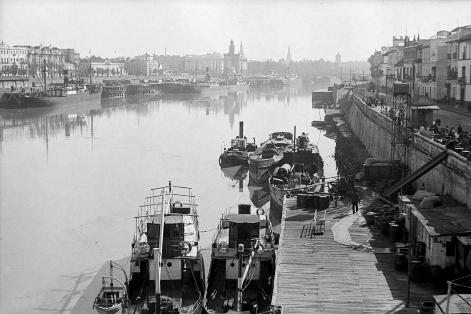 ETH-BIB-Hafen von Sevilla-Nordafrikaflug 1932-LBS MH02-13-0507