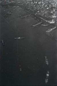 ETH-BIB-Hafenanlage von Montevideo, gesehen aus HB-ILO-Weitere-LBS MH05-89-23
