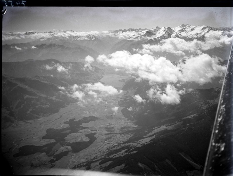 ETH-BIB-Haram, Lahntal, Ebene vor dem Zeller See-Inlandflüge-LBS MH01-007455