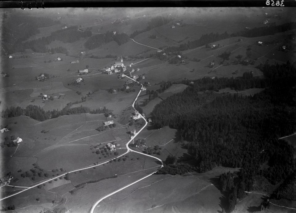 ETH-BIB-Haslen, Schlatt-Haslen aus 500 m-Inlandflüge-LBS MH01-003858