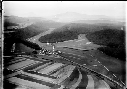 ETH-BIB-Herblingertal, Weierhalde, Hohentwiel-Inlandflüge-LBS MH01-002282