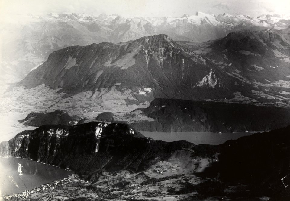 ETH-BIB-Hergiswil, Lopper, Stanserhorn, Unterwaldnerberge v. N. W. aus 1900 m-Inlandflüge-LBS MH01-004899