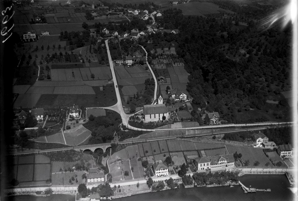 ETH-BIB-Herrliberg, Oberdorf aus 150 m-Inlandflüge-LBS MH01-001663
