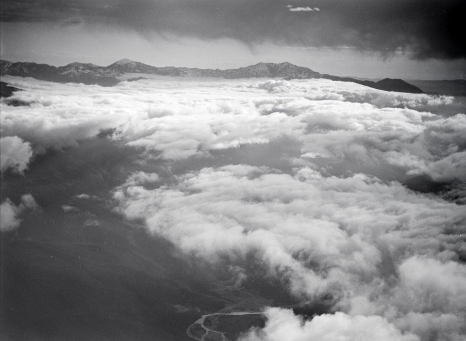 ETH-BIB-Hoch über den Wolken erheben sich die Riffberge Marokkos-Tschadseeflug 1930-31-LBS MH02-08-0212