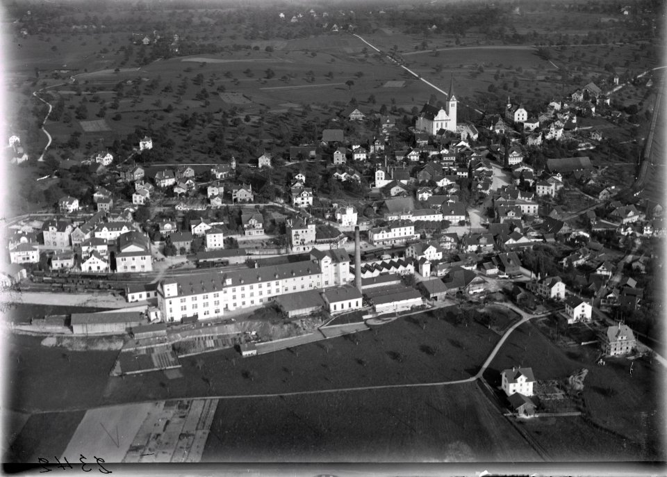 ETH-BIB-Hochdorf aus 100 m-Inlandflüge-LBS MH01-002342