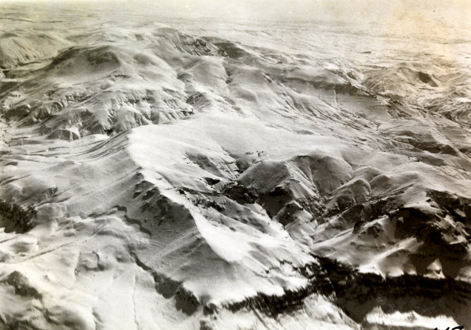 ETH-BIB-Hochgebirge östlich vom Manjil-Pass aus 3600 m Höhe-Persienflug 1924-1925-LBS MH02-02-0117-AL-FL