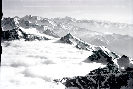 ETH-BIB-Hillehorn, Bortelhorn, Wasenhorn, Monte Leone, Mischabelgruppe, Weisshorn v. N. O. aus 4000 m-Inlandflüge-LBS MH01-005658