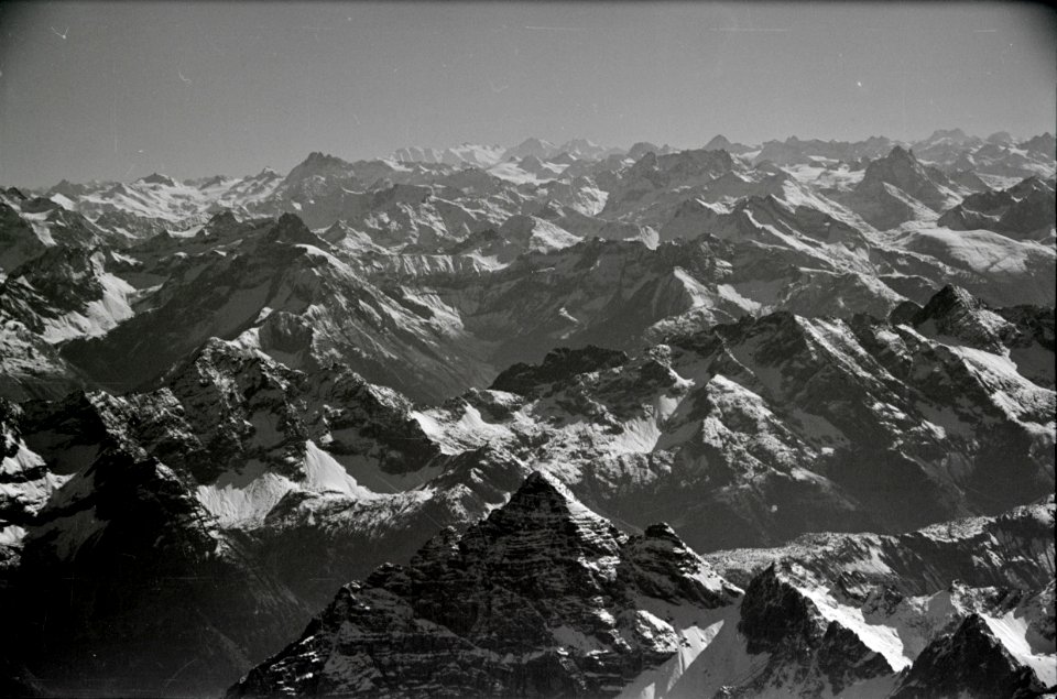 ETH-BIB-Hochvogel mit Tiroler Alpen und Berninamassiv-Weitere-LBS MH02-31-0009