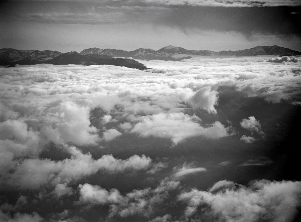 ETH-BIB-Hoch über den Wolken erheben sich die Riffberge Marokkos-Tschadseeflug 1930-31-LBS MH02-08-0216-A