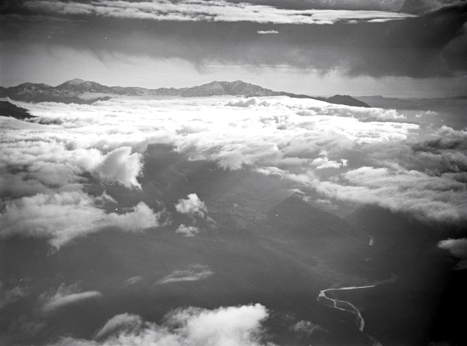 ETH-BIB-Hoch über den Wolken erheben sich die Riffberge Marokkos, aus 2500 m Höhe-Tschadseeflug 1930-31-LBS MH02-08-0213