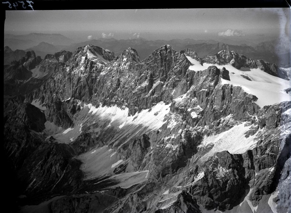 ETH-BIB-Hoher Dachstein, Südwand-Inlandflüge-LBS MH01-007545