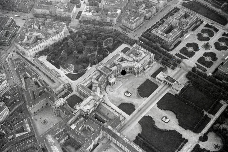 ETH-BIB-Hofburg und Heldenplatz, Wien-Weitere-LBS MH02-14-0011