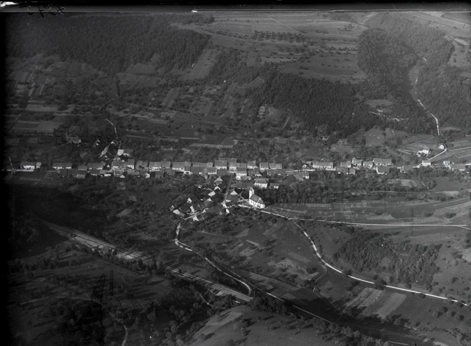 ETH-BIB-Hornussen aus 400 m-Inlandflüge-LBS MH01-004375