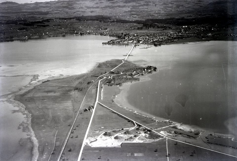 ETH-BIB-Hurden, Rapperswil-Jona v. S. W. aus 300 m-Inlandflüge-LBS MH01-006014