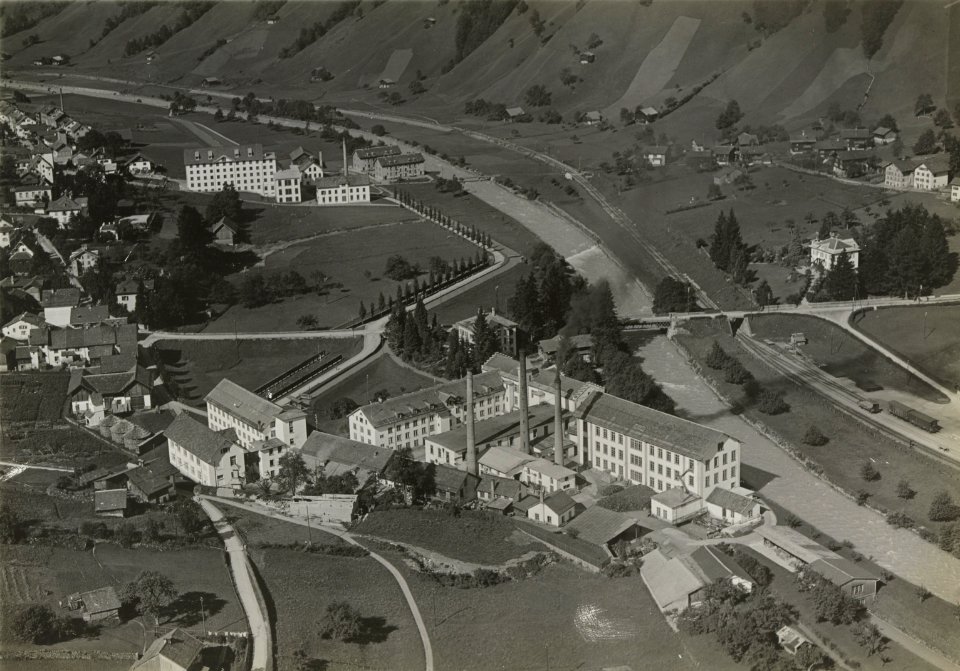 ETH-BIB-Hätzingen (Gemeinde Luchsingen), Textilfabriken, Wolltuchfabrik-Inlandflüge-LBS MH03-1654