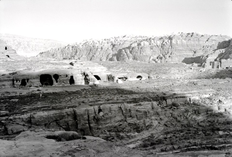 ETH-BIB-Höhlen, Petra-Abessinienflug 1934-LBS MH02-22-0126