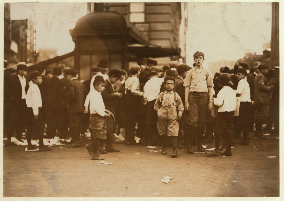 Getting Fight Extras. Times Square, 6-30 P.M. LOC nclc.03679