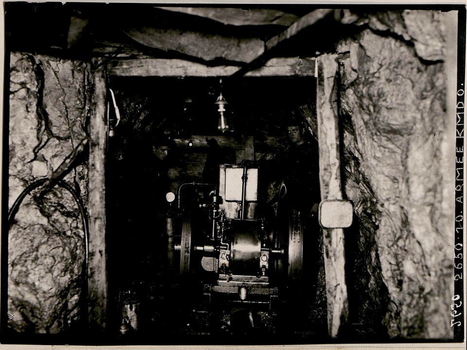 Gesteinbohranlage am Vrsicgipfel (BildID 15731184)