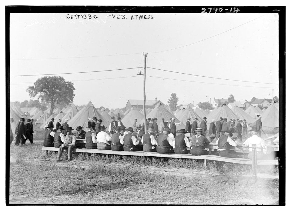 Gettysburg - Vets. at mess LCCN2014693828