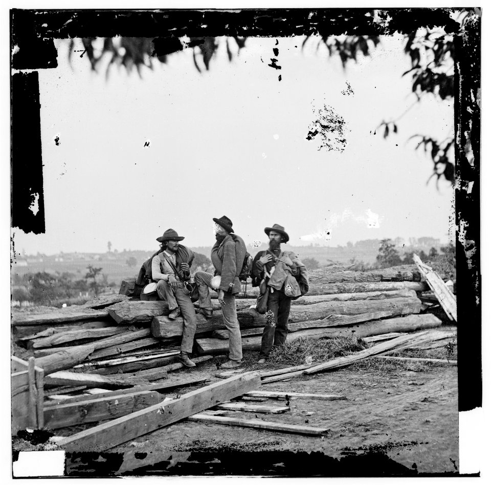 Gettysburg, Pa. Three Confederate prisoners LOC cwpb.01450