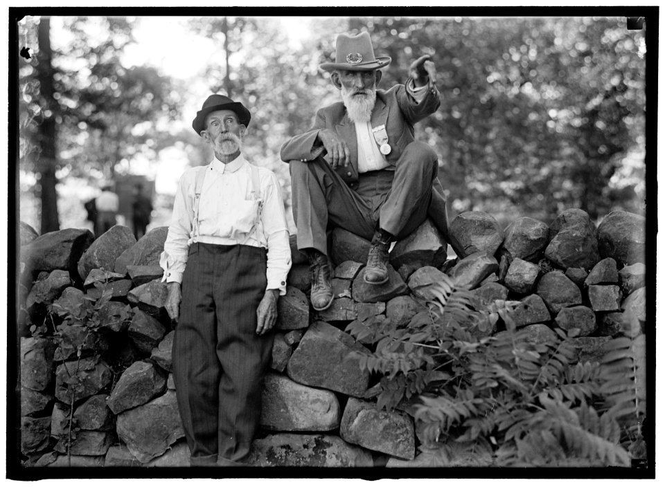 GETTYSBURG REUNION- G.A.R. & U.C.V. LCCN2016864729