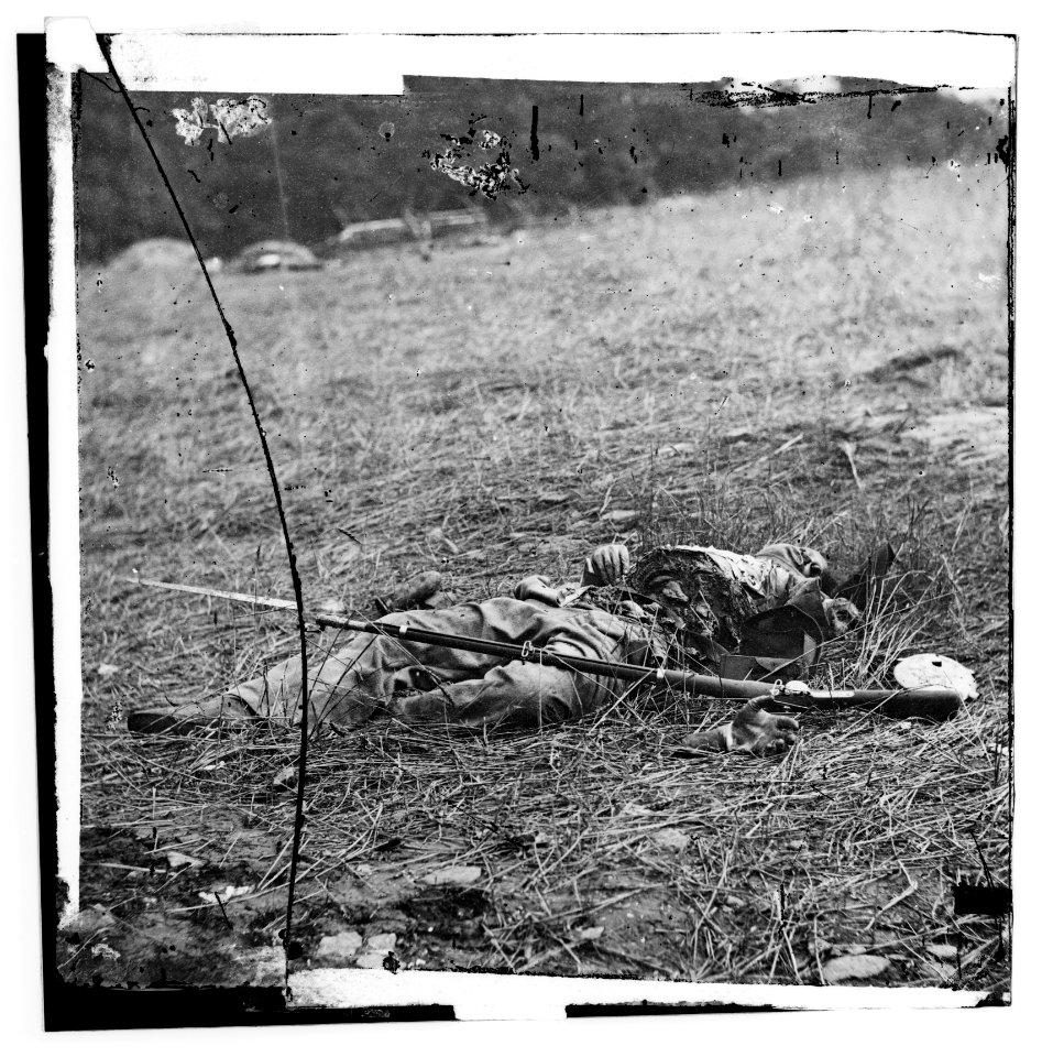 Gettysburg, Pennsylvania. Effect of a shell on a Confederate LOC cwpb.00912
