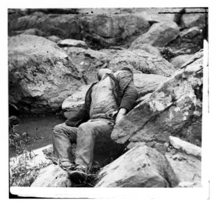 Gettysburg, Pennsylvania. Dead Confederate sharpshooter at the foot of Round Top LOC cwpb.00837