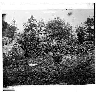 Gettysburg, Pennsylvania. View of breast works on Round Top LOC cwpb.00890