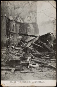 Gevolgen door de brand van de Vondelkerk, Vondelstraat. Uitgave Jos. Nuss, Amsterdam, Afb PRKBB00307000012