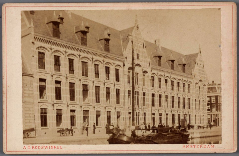Gezicht op de nieuwe vleugel aan de Kloveniersburgwal van het Oost-Indisch Huis - Amsterdam - A T Rooswinkel, Afb 010005000190