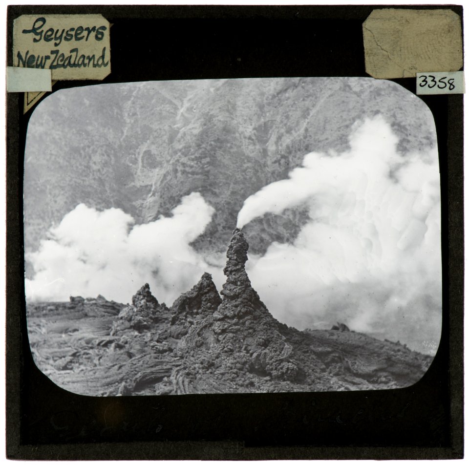 Geysers New Zealand YORYM TA3358