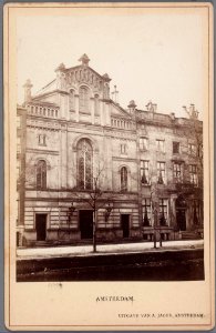 Gezicht op de Nieuwe Walenkerk, Keizersgracht 676, met rechts rechts Keizersgracht 674 (gedeeltelijk)