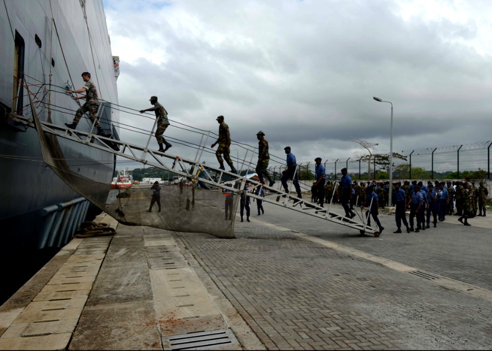 Ghanaian soldiers, sailors and airmen board the Royal Netherlands Navy amphibious transport dock ship HNLMS Rotterdam (L800) Sept 130930-N-CH661-084