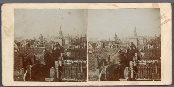 Gezicht van een dak van een huis in de Koningsstraat hoek Krom Boomssloot - Maarten Benschop