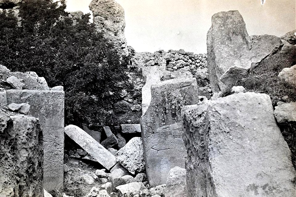 Ggantija temples in rundown conditions, 1910s