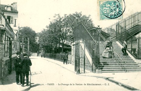 GI 521 - PARIS - Le passage de la station de Ménilmontant