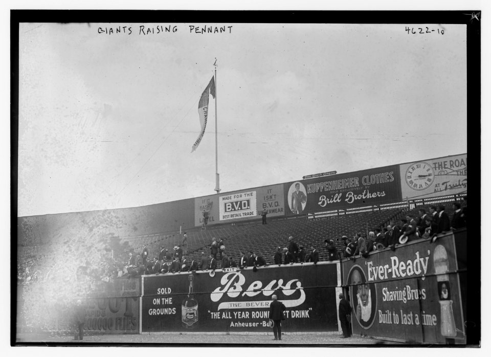 Giants raising pennant LCCN2014707211
