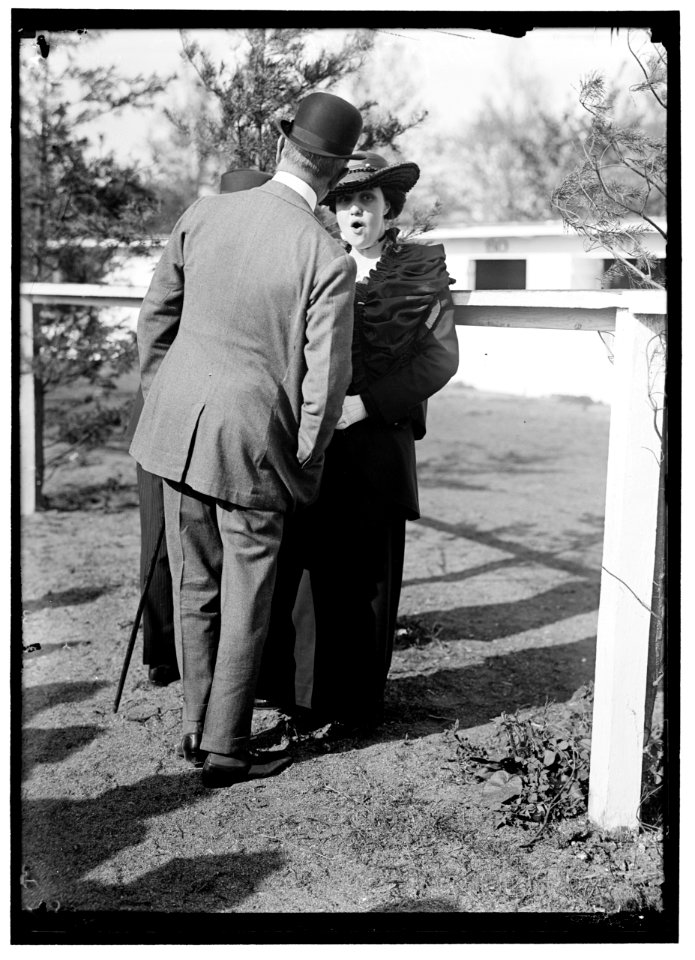 GIBSON, MRS. PRESTON. HORSE SHOW LCCN2016865450
