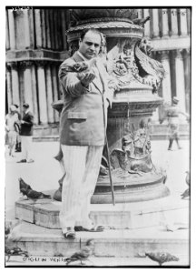 Gigli in Venice LCCN2014711425