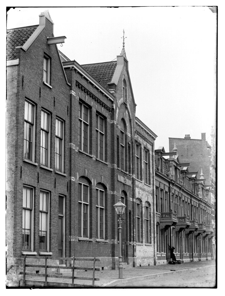 Gijsbrecht van Aemstelstraat 20-16-14-12 enz (vlnr) Jacob Olie (max res)