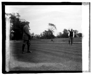 Gillette (i.e., Gillett), Golf, Chevy Chase, (Maryland) LCCN2016819750