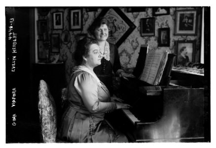 Gina Viafora, Evelyn Herbert LCCN2014706091