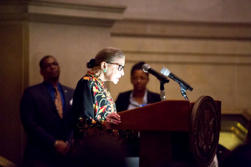 Ginsburg speaks at naturalization ceremony 2018 (44580901170)