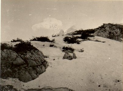 Gipfel des kleinen Pal, Kote 1881, aufgenommen am 2. Mai 1916. (BildID 15473976)