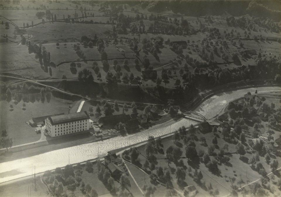 ETH-BIB-Ibach SZ, Spinnerei Ibach und Hintere Muota-Brücke-Inlandflüge-LBS MH03-1721