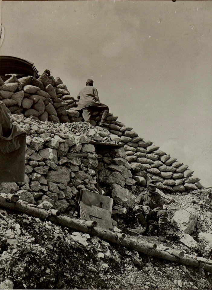 GIPFELSTELLUNG am VRSIC. Aufgenommen am 27. Juli 1916. (BildID 15478703)