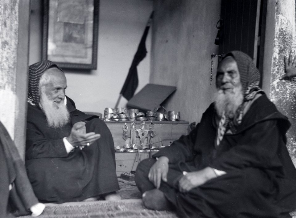 ETH-BIB-Im Judenviertel von Marrakech sieht man prächtige patriarchalische Gestalten, es sind die eigentlichen Wirtschaftsführer der einheimischen Bevölkerung-Tschadseeflug 1930-31-LBS MH02-08-0325