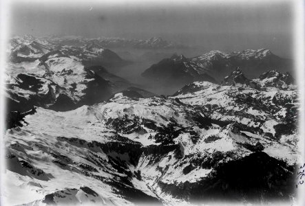 ETH-BIB-Ibergeregg, Mythen, Rigi, Pilatus v. O. aus 3000 m-Inlandflüge-LBS MH01-003365